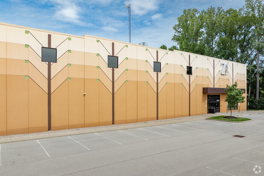More Photos Of 12415 Old Lagrange Rd, Louisville Warehouse For Lease