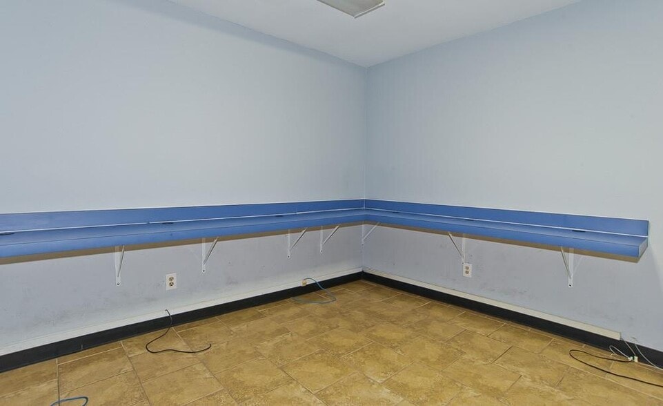 More Photos Of 711 Sunset Ave, Dallas Storefront For Sale