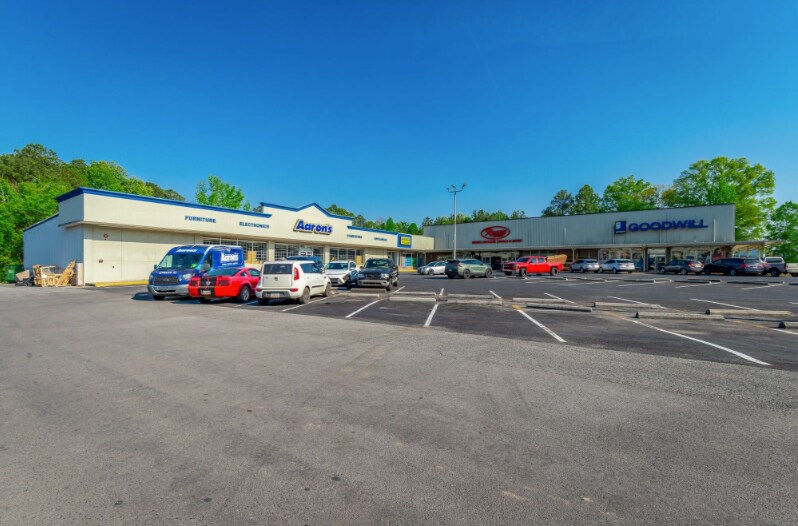 More Photos Of 920 N 3rd Ave, Chatsworth Storefront For Lease