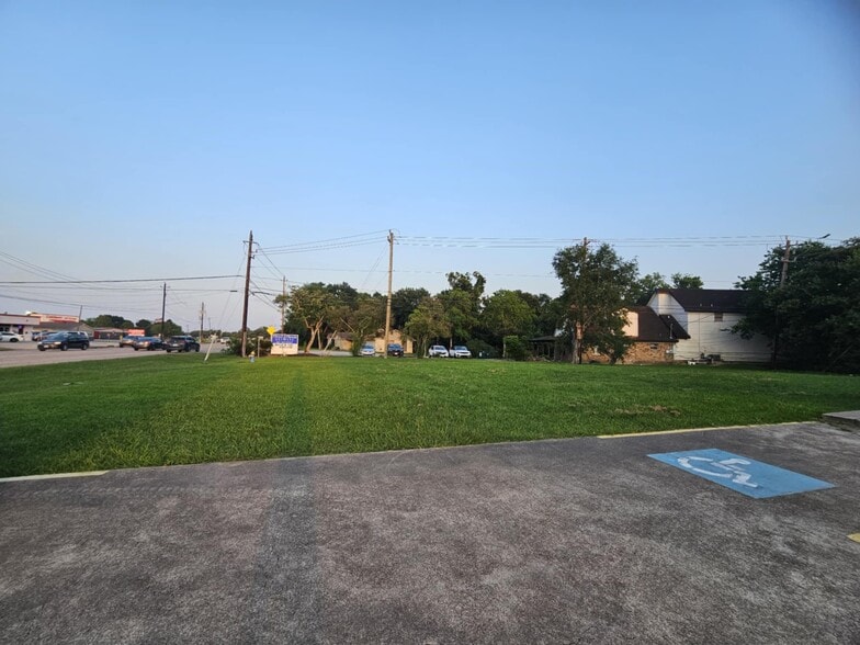 More Photos Of 2008 Broadway St, Pearland Land For Sale