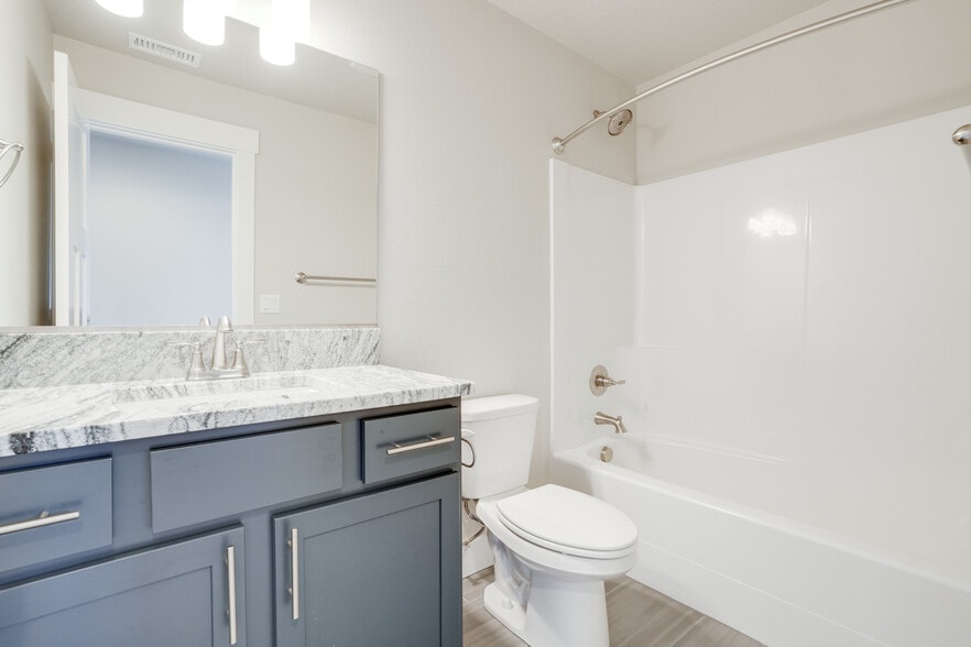 More Photos Of 2932 NW 16th St, Battle Ground Apartments For Sale