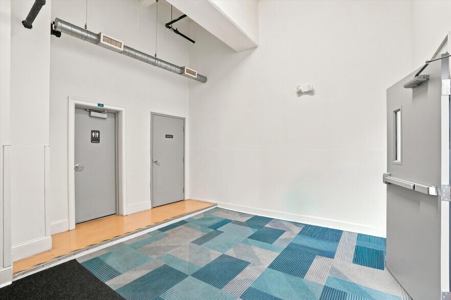 More Photos Of 5534-5546 Pulaski Ave, Philadelphia Office For Lease
