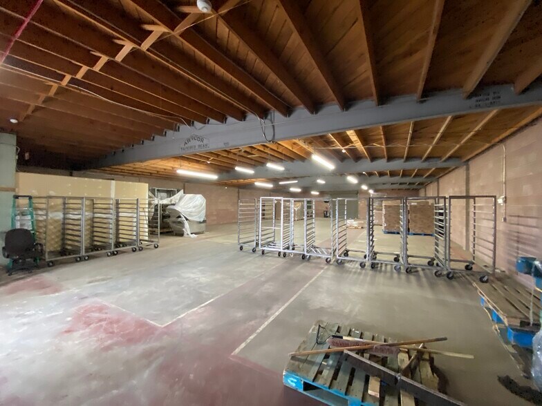 More Photos Of 44820 Yucca Ave, Lancaster Warehouse For Sale