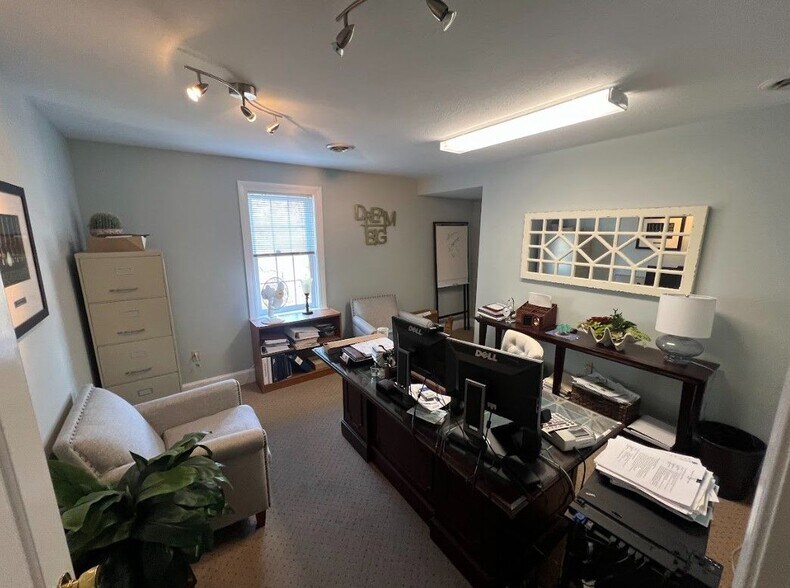 More Photos Of 3 Mound Ct, Merrimack Medical For Sale