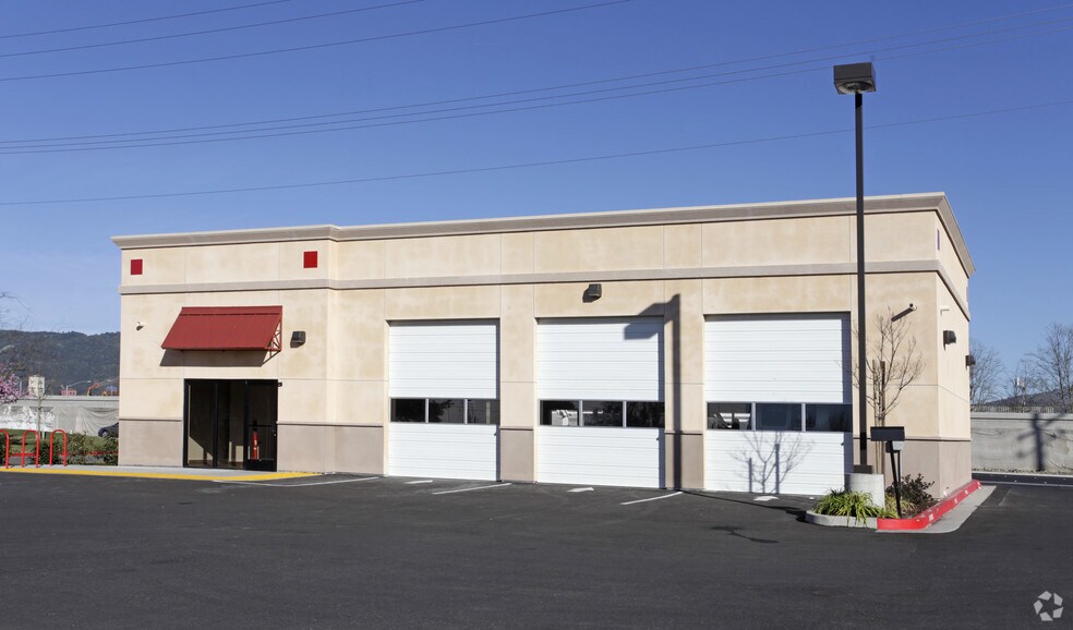 More Photos Of 5215 Redwood Dr, Rohnert Park Auto Repair For Lease