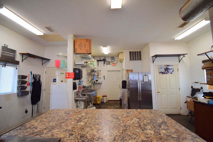 More Photos Of 102 N Park St, Sesser Restaurant For Sale