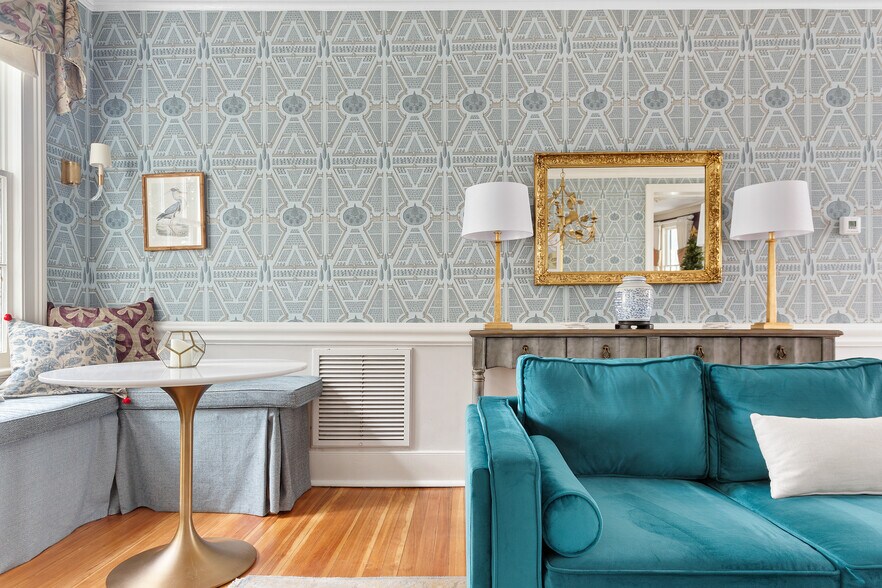 More Photos Of 184 Ashley Ave, Charleston Specialty For Sale