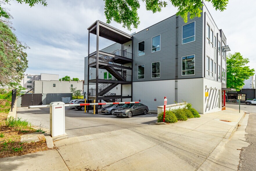 More Photos Of 401 E Martin Luther King Blvd, Chattanooga Restaurant For Lease