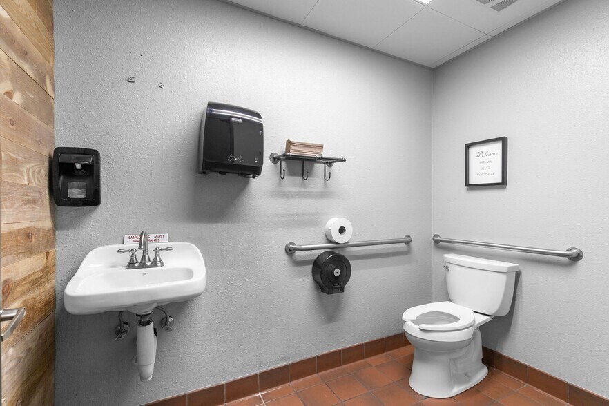 More Photos Of 221 Watson St, Ripon Storefront Retail Residential For Sale