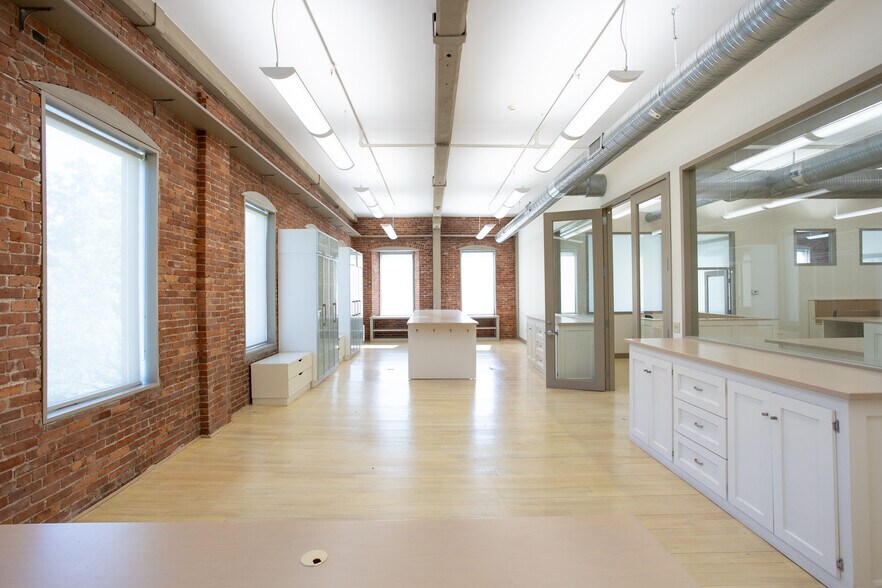 More Photos Of 125 Pecks Rd, Pittsfield Warehouse For Sale