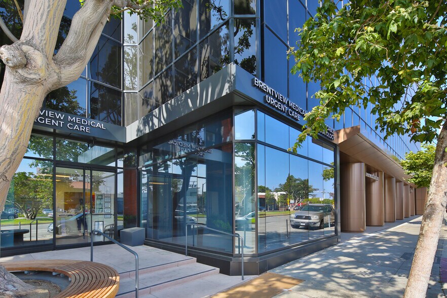 More Photos Of 11611 San Vicente Blvd, Los Angeles Office For Lease