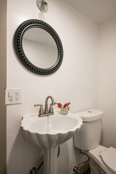 More Photos Of 25807 State Highway 189, Twin Peaks Hotel For Sale