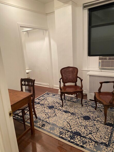 More Photos Of 121 E 60th St, New York Medical For Sale
