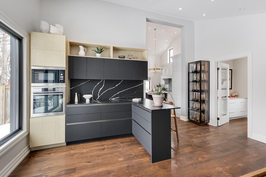 More Photos Of 578 Kingston Rd W, Ajax Office For Sale
