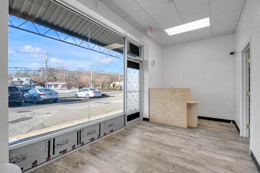 More Photos Of 15 Cr-66, Huntington Station Unknown For Lease