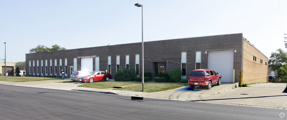 More Photos Of 740-742 Lively Blvd, Elk Grove Village Manufacturing For Sale