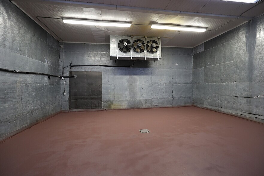 More Photos Of 1530 1st St, San Fernando Manufacturing For Lease