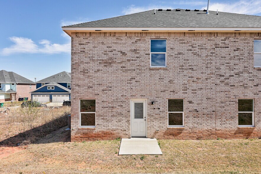 More Photos Of 12001 Rivers Trl, Oklahoma City Specialty For Sale