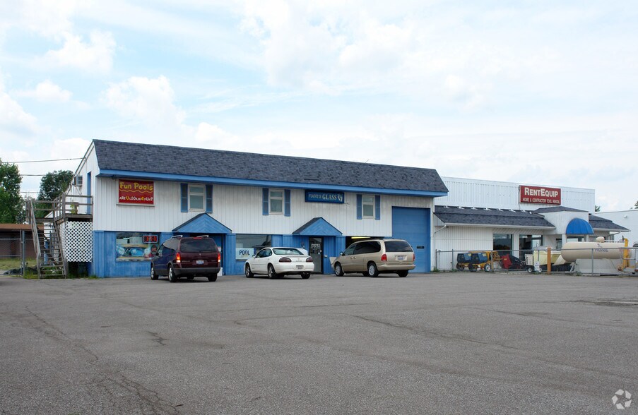 Primary Photo Of 3900 Pearl Rd, Medina Freestanding For Sale