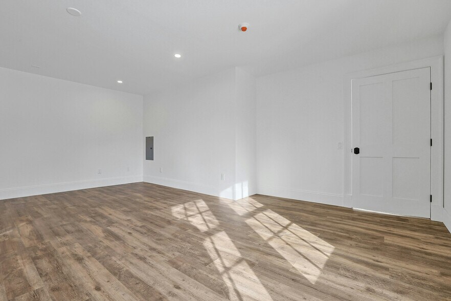 More Photos Of 77 Main St, Tappan Loft Creative Space For Lease