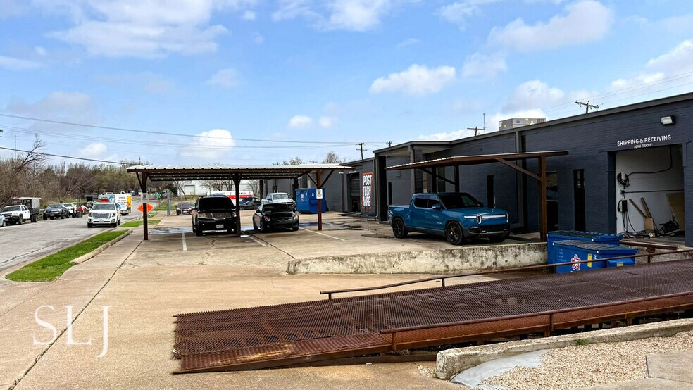 More Photos Of 3201-3221 May St, Fort Worth Warehouse For Sale
