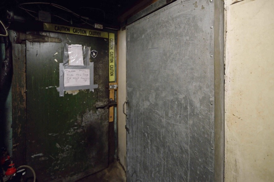 More Photos Of 5921 Tacony St, Philadelphia Bar For Sale