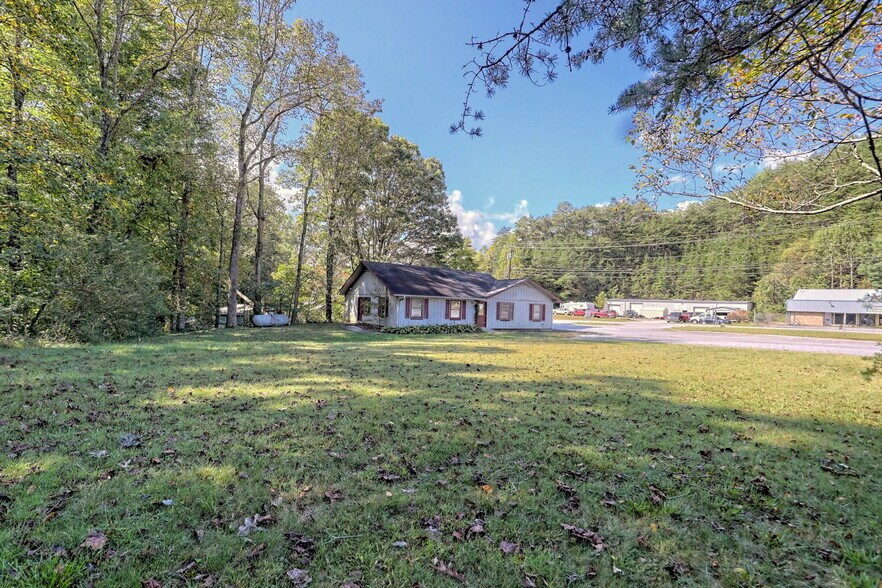 More Photos Of 1552 Highway 441 N, Clayton Office For Sale