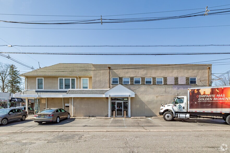 More Photos Of 207 Diamond Bridge Ave, Hawthorne General Retail For Sale