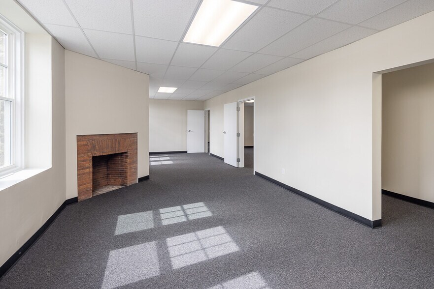 More Photos Of 154A W Eagle Rd, Havertown Medical For Lease