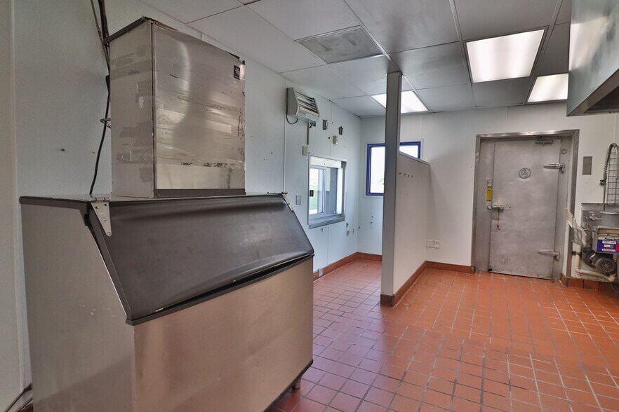 More Photos Of 1902 Mountain View Dr, Cody Fast Food For Sale