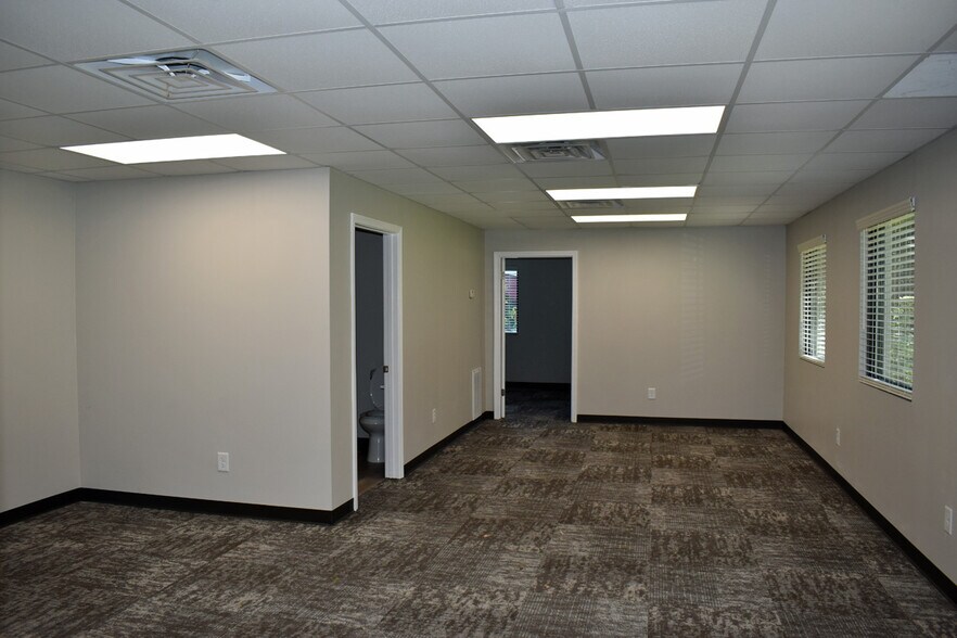 More Photos Of 3406 Sandfort Rd, Phenix City Warehouse For Sale