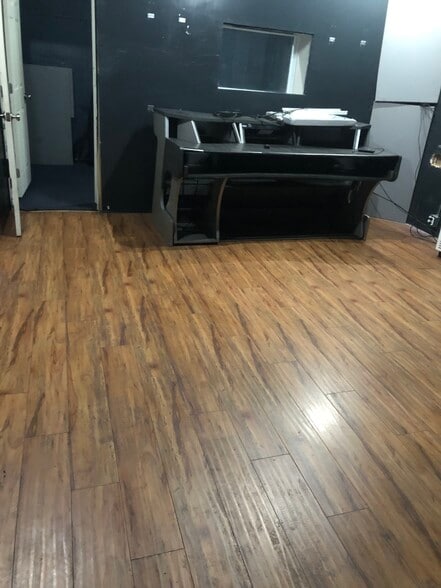 More Photos Of 4944 Vineland Ave, North Hollywood Medical For Lease