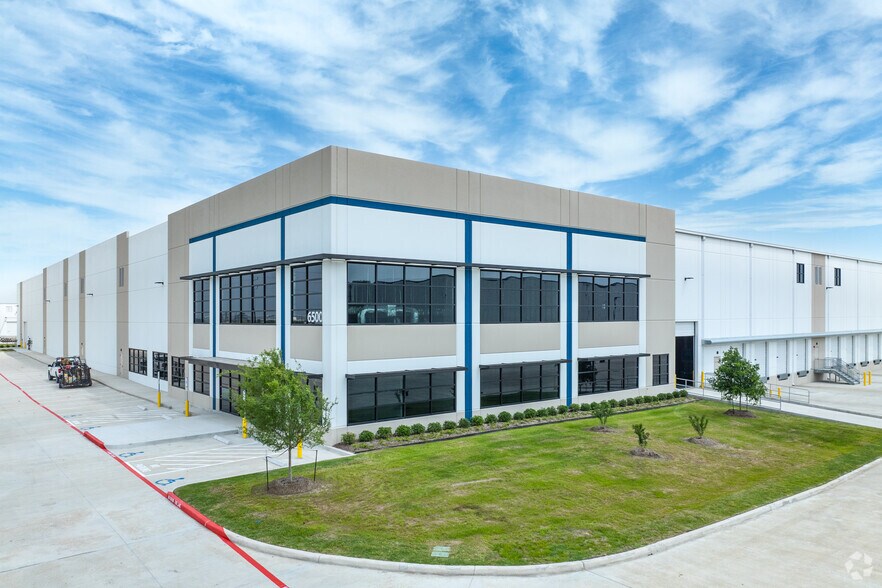 Primary Photo Of 6500 Nita Way, Baytown Distribution For Sale