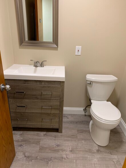 More Photos Of 2213 Shenango Valley Fwy, Hermitage Office For Lease