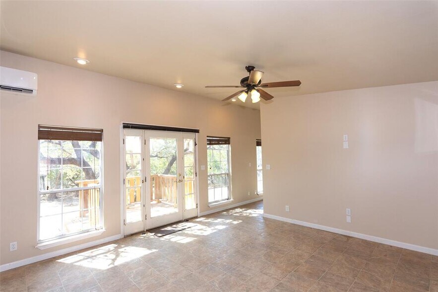 More Photos Of 30303 Ranch Road 12, Dripping Springs Office For Lease