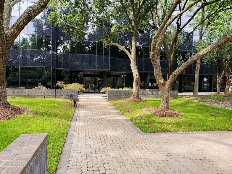 More Photos Of 16225 Park Ten Pl, Houston Coworking Space