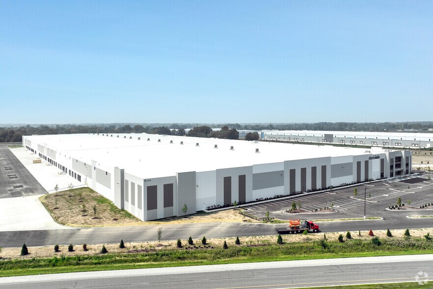 More Photos Of 10015 Archer Drive, Brownsburg Distribution For Lease