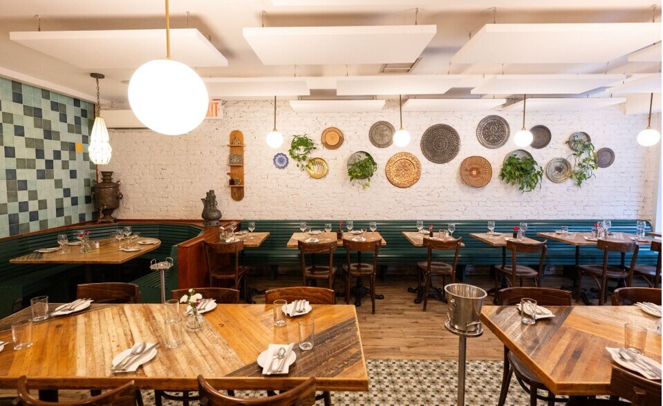 More Photos Of 464 6th Ave, New York Storefront Retail Residential For Lease