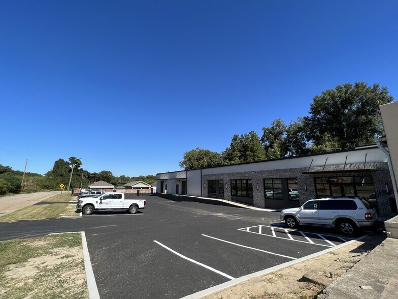 More Photos Of 2320 Wayne St, Columbia Warehouse For Lease