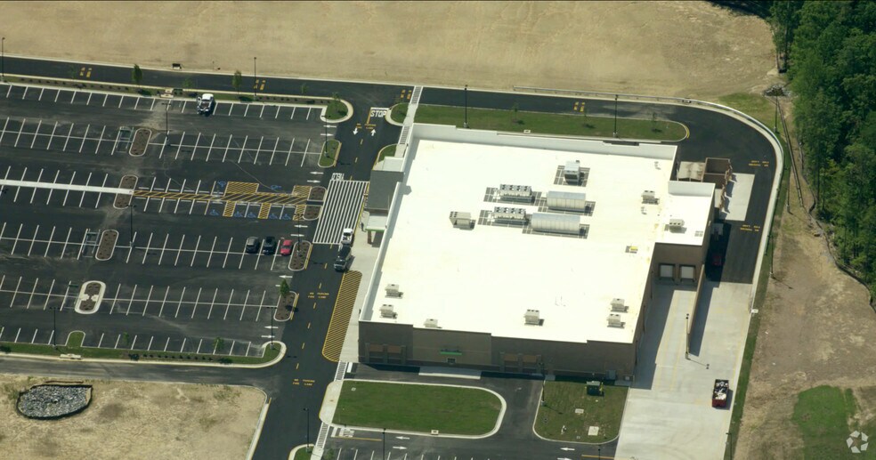More Photos Of 7000 Iron Bridge Rd, Richmond Supermarket For Lease