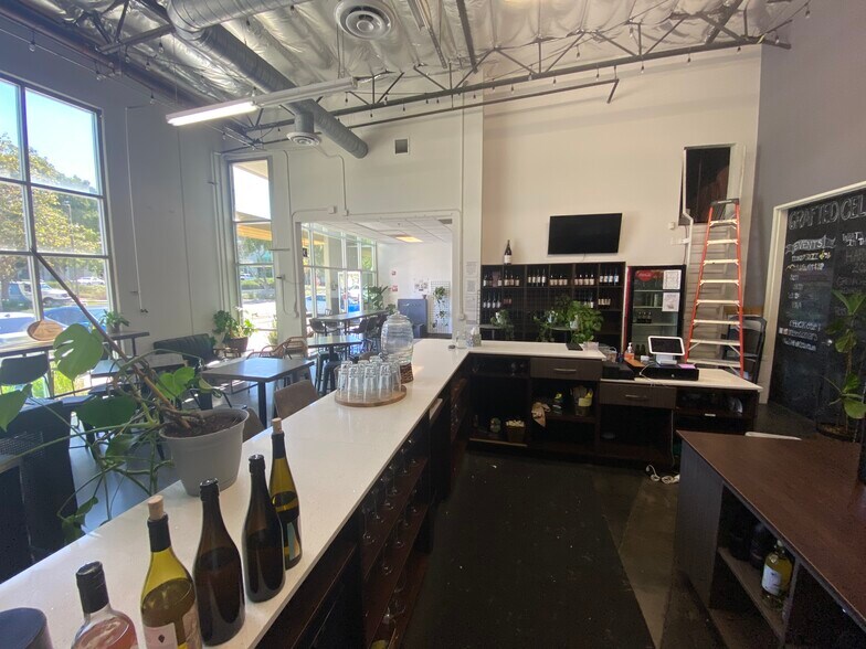 More Photos Of 2379 La Mirada Dr, Vista Warehouse For Lease