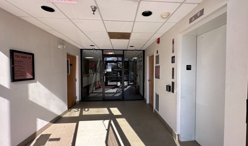 More Photos Of 130 Park St SE, Vienna Medical For Lease