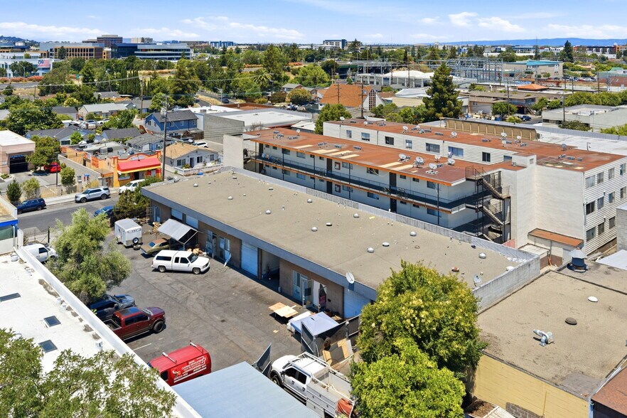 More Photos Of 32 Willow St, Redwood City Warehouse For Sale