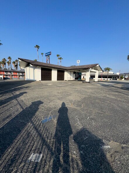 More Photos Of 1266 S E St, San Bernardino Service Station For Sale