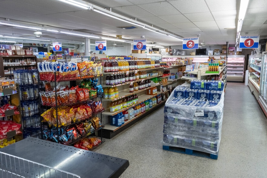 More Photos Of Undisclosed, Pontiac Convenience Store For Sale