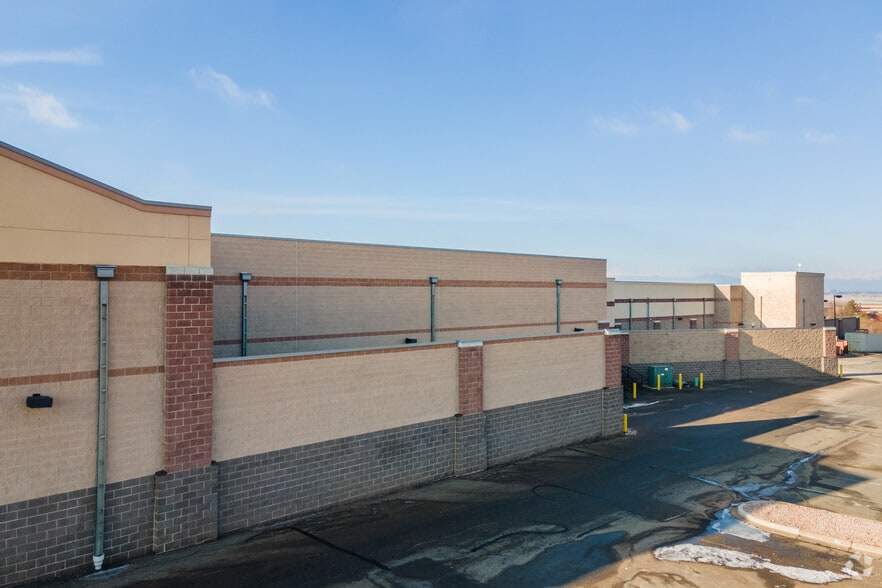 More Photos Of 5560 S Parker Rd, Aurora Unknown For Lease