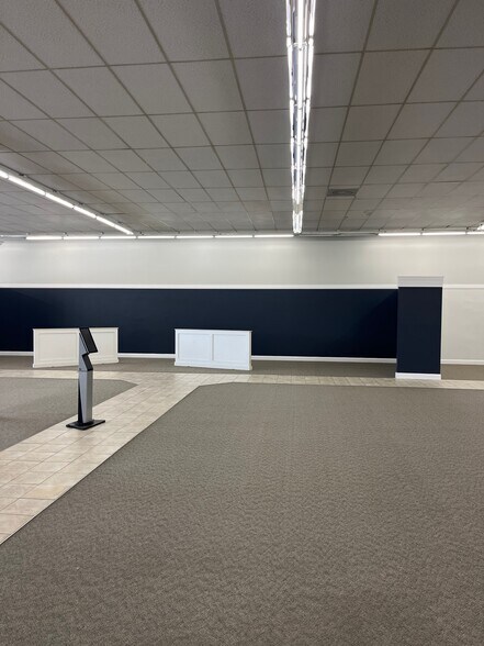 More Photos Of 209 N Church St, Lake City Storefront For Sale