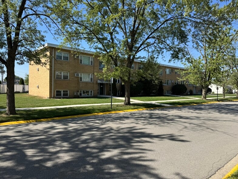 More Photos Of 9620 Farmer Dr, Highland Apartments For Sale