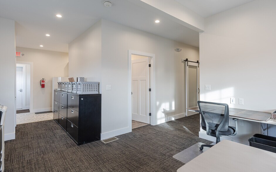 More Photos Of 6 Ames Plaza Ln, Walpole Office For Sale