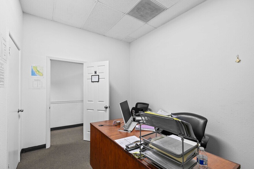 More Photos Of 1423-1425 W Burbank Blvd, Burbank General Retail For Sale